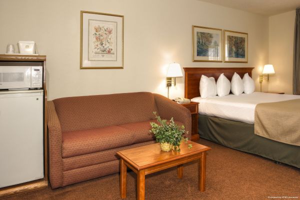 MAGNUSON HOTEL ON THE LAKE-CLARKSVILLE (Clarksville)